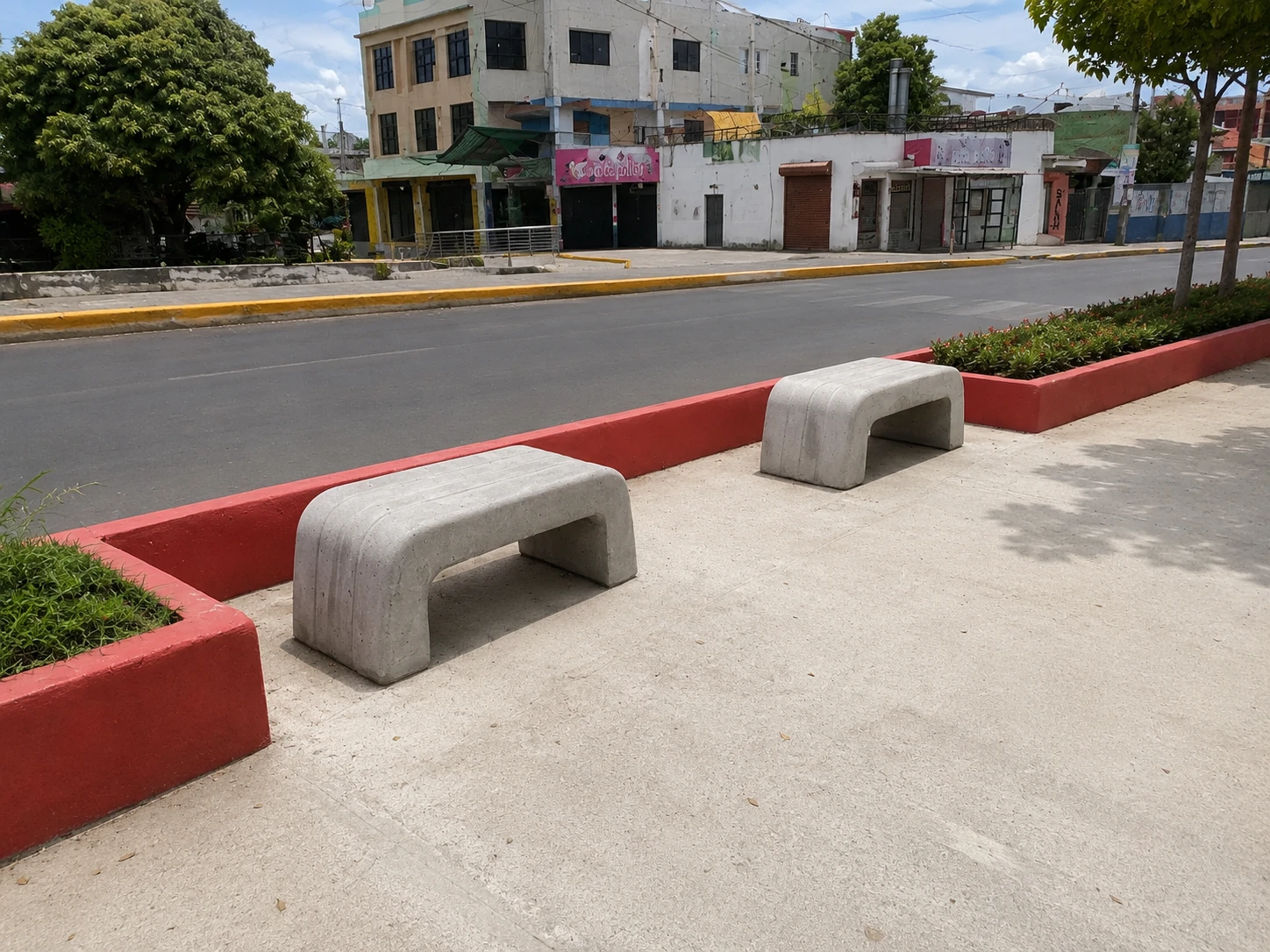 Bancos Ba03 curvos en el Bulevar Sabana Perdida